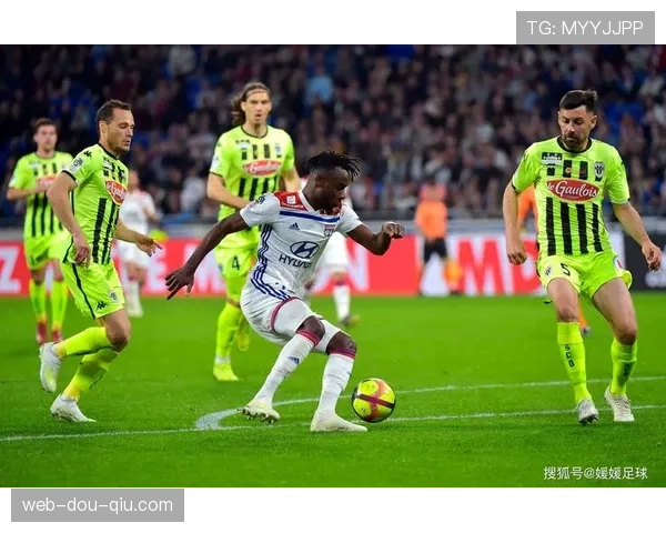 摩纳哥公布对阵里昂大名单,本耶德尔领衔攻击线 摩纳哥公布对阵里昂大名单,本耶德尔领衔攻击线